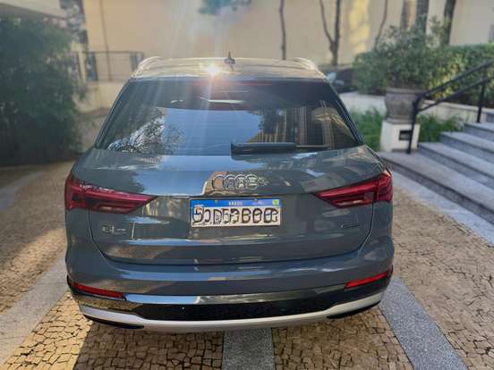 AUDI-Q3-2023