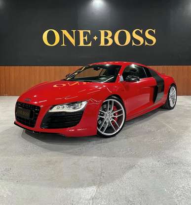 AUDI-R8-2010