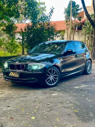 BMW 120i 2.0 TOP HATCH 16V GASOLINA 4P AUTOMÁTICO BMW 120i 2.0 TOP HATCH 16V GASOLINA 4P AUTOMÁTICO