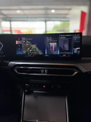 BMW-320i-2023