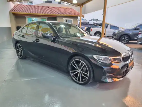 BMW-320i-2021