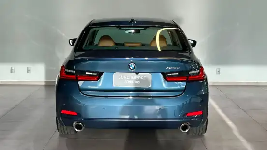 BMW-320i-2025