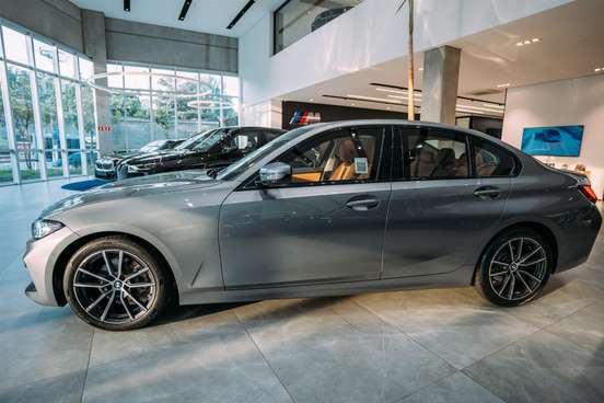 BMW-320i-2026