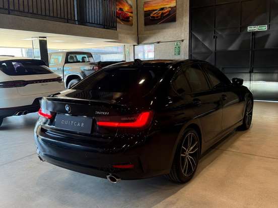 BMW-320i-2.0 16V TURBO GASOLINA SPORT AUTOMÁTICO BMW-320i-2020