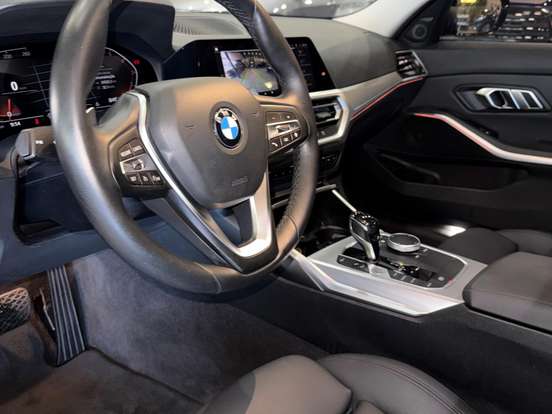 BMW-320i-2.0 16V TURBO GASOLINA SPORT AUTOMÁTICO BMW-320i-2020