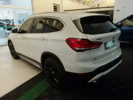 BMW-X1-2.0 16V TURBO ACTIVEFLEX SDRIVE20I X-LINE 4P AUTOMÁTICO BMW-X1-2020