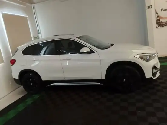BMW-X1-2.0 16V TURBO ACTIVEFLEX SDRIVE20I X-LINE 4P AUTOMÁTICO BMW-X1-2020