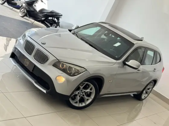 BMW X1 3.0 28I 4X4 24V GASOLINA 4P AUTOMÁTICO BMW X1 3.0 28I 4X4 24V GASOLINA 4P AUTOMÁTICO
