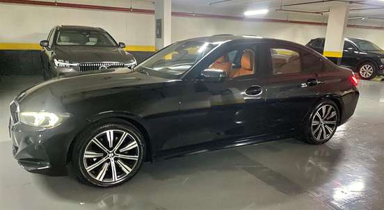 BMW-320i-2023