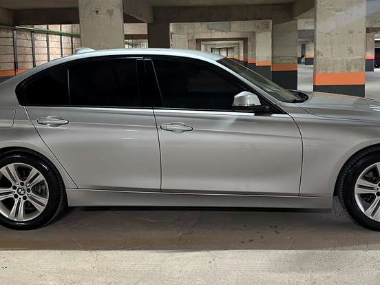 BMW-320i-2.0 SPORT 16V TURBO ACTIVE FLEX 4P AUTOMÁTICO BMW-320i-2016