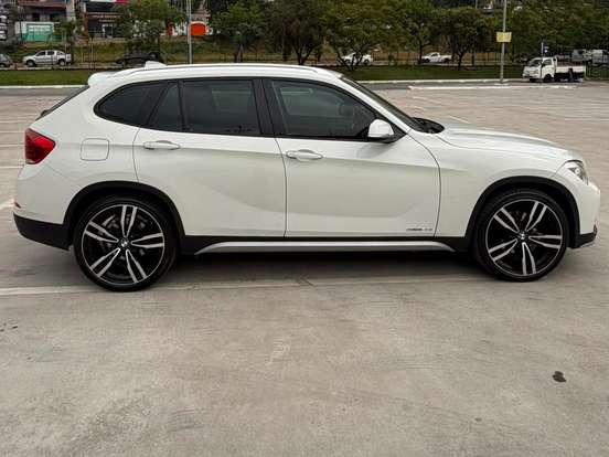 BMW-X1-2.0 16V TURBO ACTIVEFLEX SDRIVE20I X-LINE 4P AUTOMÁTICO BMW-X1-2015