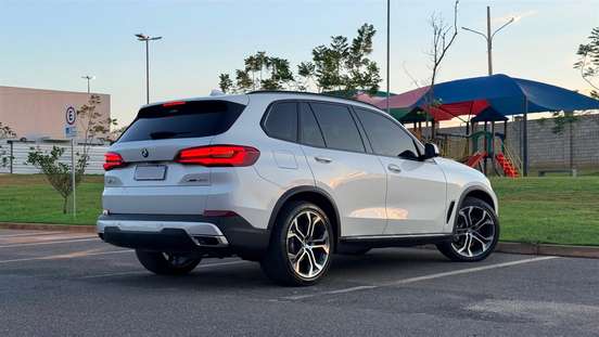 BMW-X5-2019