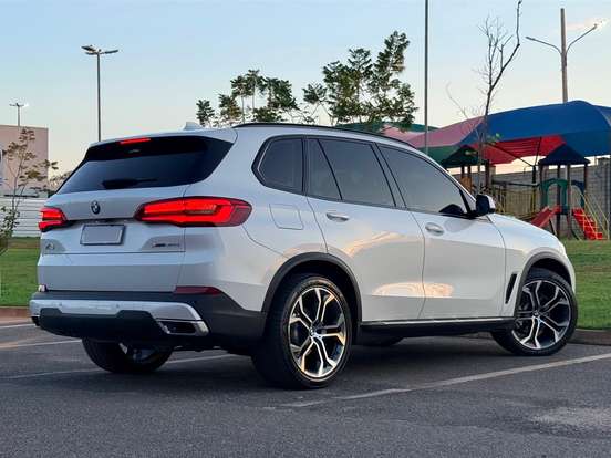 BMW-X5-3.0 4X4 30D I6 TURBO DIESEL 4P AUTOMÁTICO BMW-X5-2019
