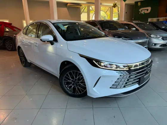 BYD KING 1.5 DM-I PHEV GS AUTOMÁTICO BYD KING 1.5 DM-I PHEV GS AUTOMÁTICO