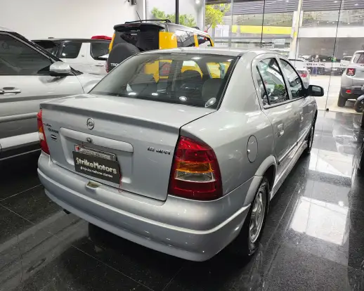 CHEVROLET-ASTRA-1.8 MPFI MILLENIUM II SEDAN 8V GASOLINA 4P MANUAL CHEVROLET-ASTRA-2001