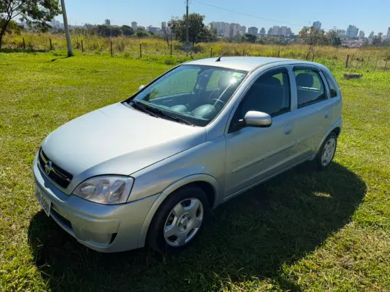 CHEVROLET CORSA 1.4 MPFI PREMIUM 8V FLEX 4P MANUAL CHEVROLET CORSA 1.4 MPFI PREMIUM 8V FLEX 4P MANUAL