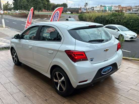 CHEVROLET-ONIX-1.4 MPFI LT 8V FLEX 4P AUTOMÁTICO CHEVROLET-ONIX-2018