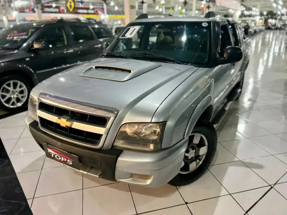 CHEVROLET S10 2.4 MPFI EXECUTIVE 4X2 CD 8V FLEX 4P MANUAL CHEVROLET S10 2.4 MPFI EXECUTIVE 4X2 CD 8V FLEX 4P MANUAL