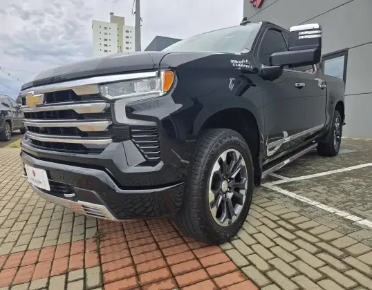 CHEVROLET SILVERADO 5.3 V8 GASOLINA 1500 HIGH COUNTRY 4X4 AUTOMÁTICO CHEVROLET SILVERADO 5.3 V8 GASOLINA 1500 HIGH COUNTRY 4X4 AUTOMÁTICO