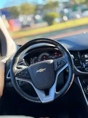 CHEVROLET-TRACKER-2019