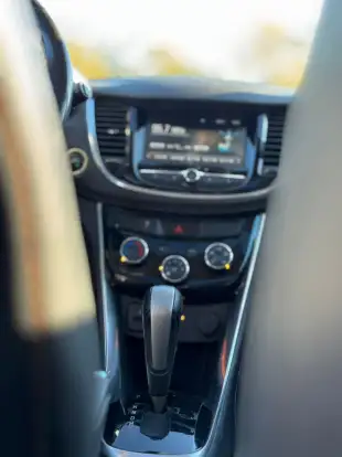 CHEVROLET-TRACKER-2019