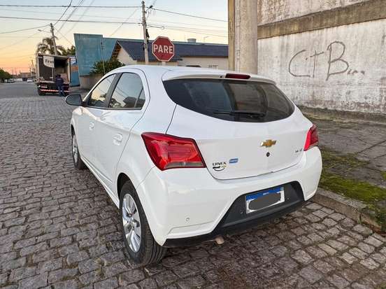 CHEVROLET-ONIX-2017