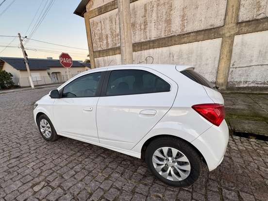 CHEVROLET-ONIX-1.4 MPFI LT 8V FLEX 4P MANUAL CHEVROLET-ONIX-2017