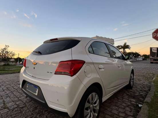 CHEVROLET-ONIX-1.4 MPFI LT 8V FLEX 4P MANUAL CHEVROLET-ONIX-2017