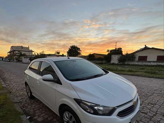 CHEVROLET-ONIX-1.4 MPFI LT 8V FLEX 4P MANUAL CHEVROLET-ONIX-2017
