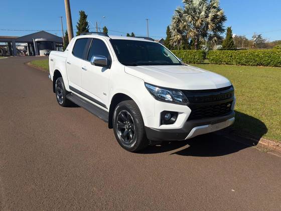 CHEVROLET S10 2.8 16V TURBO DIESEL HIGH COUNTRY CD 4X4 AUTOMÁTICO