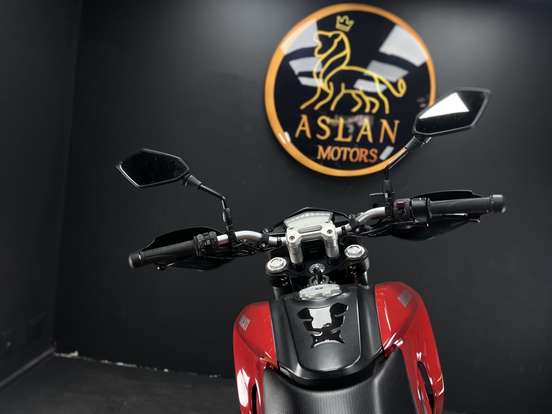DUCATI-HYPERMOTARD 821-2014