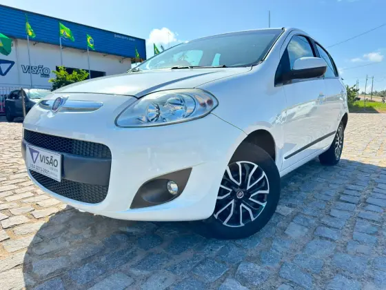 FIAT PALIO 1.0 MPI ATTRACTIVE 8V FLEX 4P MANUAL FIAT PALIO 1.0 MPI ATTRACTIVE 8V FLEX 4P MANUAL