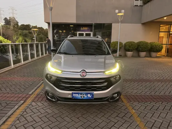 FIAT TORO 2.0 16V TURBO DIESEL VOLCANO 4WD AT9 FIAT TORO 2.0 16V TURBO DIESEL VOLCANO 4WD AT9