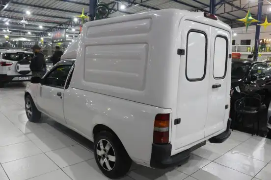 FORD-COURIER-2011