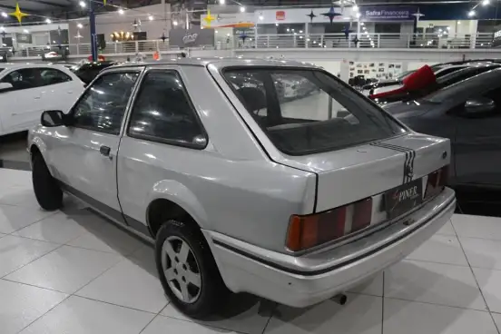 FORD-ESCORT-1996