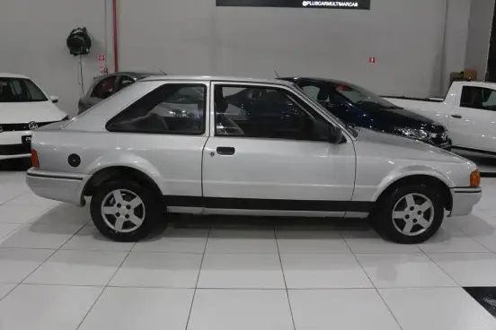 FORD-ESCORT-1996