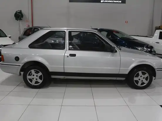 FORD-ESCORT-1.0 HOBBY 8V GASOLINA 2P MANUAL FORD-ESCORT-1996