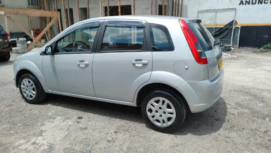 FORD-FIESTA-2011