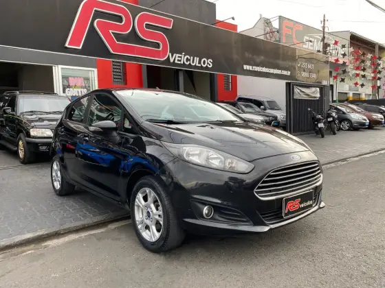 FORD FIESTA 1.5 SE HATCH 16V FLEX 4P MANUAL FORD FIESTA 1.5 SE HATCH 16V FLEX 4P MANUAL