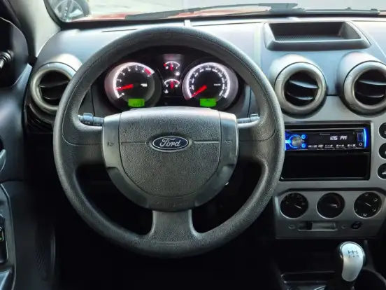 FORD-FIESTA-1.6 SE HATCH 16V FLEX 4P MANUAL FORD-FIESTA-2014
