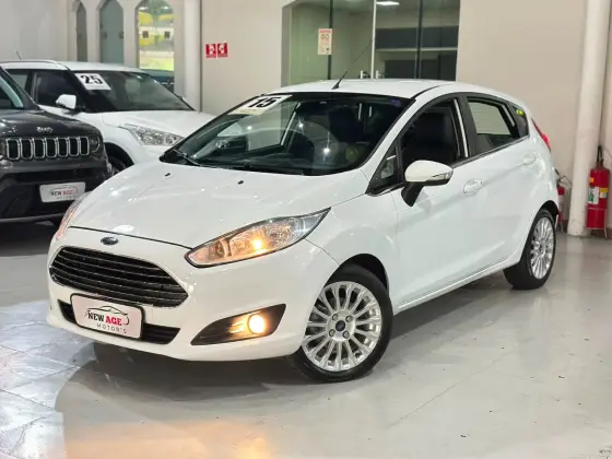 FORD FIESTA 1.6 TITANIUM HATCH 16V FLEX 4P POWERSHIFT FORD FIESTA 1.6 TITANIUM HATCH 16V FLEX 4P POWERSHIFT