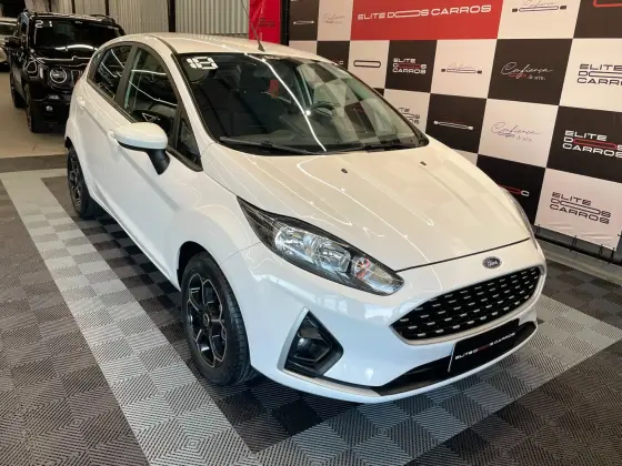 FORD FIESTA 1.6 TI-VCT FLEX SE PLUS POWERSHIFT FORD FIESTA 1.6 TI-VCT FLEX SE PLUS POWERSHIFT