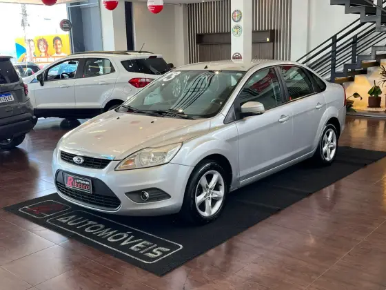 FORD FOCUS 2.0 GLX SEDAN 16V FLEX 4P MANUAL FORD FOCUS 2.0 GLX SEDAN 16V FLEX 4P MANUAL