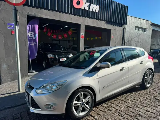 FORD FOCUS 2.0 SE 16V FLEX 4P POWERSHIFT FORD FOCUS 2.0 SE 16V FLEX 4P POWERSHIFT