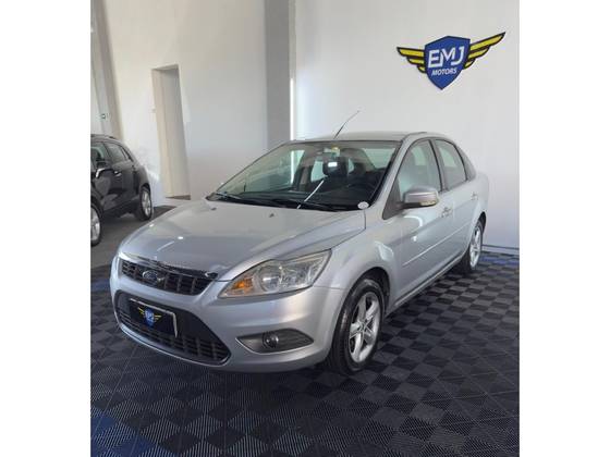 FORD FOCUS 2.0 GLX SEDAN 16V FLEX 4P MANUAL
