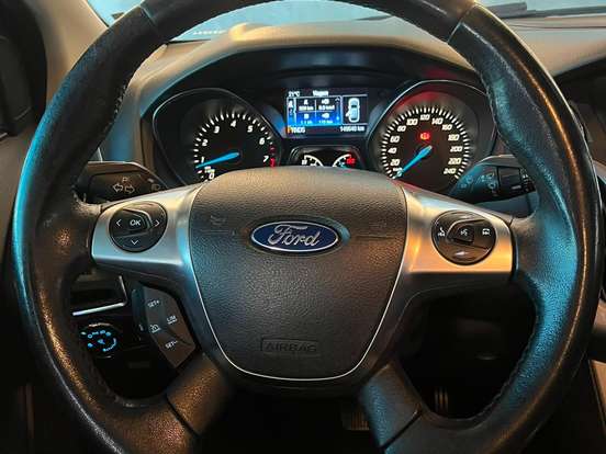 FORD-FOCUS-2.0 TITANIUM SEDAN 16V FLEX 4P AUTOMÁTICO FORD-FOCUS-2014
