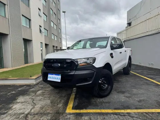 FORD RANGER 3.2 XL 4X4 CD 20V DIESEL 4P AUTOMÁTICO FORD RANGER 3.2 XL 4X4 CD 20V DIESEL 4P AUTOMÁTICO