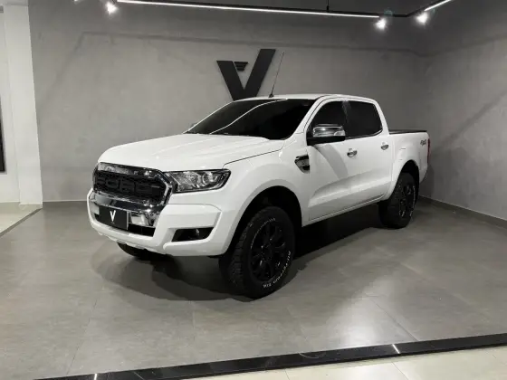 FORD RANGER 3.2 XLT 4X4 CD 20V DIESEL 4P AUTOMÁTICO FORD RANGER 3.2 XLT 4X4 CD 20V DIESEL 4P AUTOMÁTICO