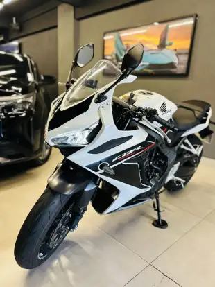 HONDA-CBR 650R ABS-2024