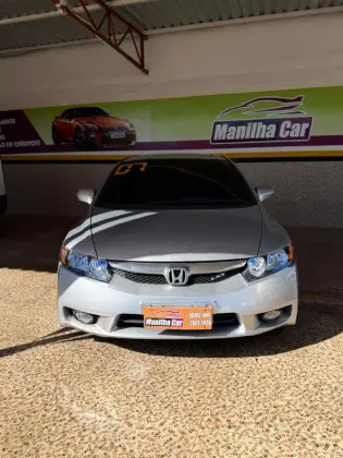 HONDA CIVIC 1.8 LXS 16V FLEX 4P MANUAL HONDA CIVIC 1.8 LXS 16V FLEX 4P MANUAL